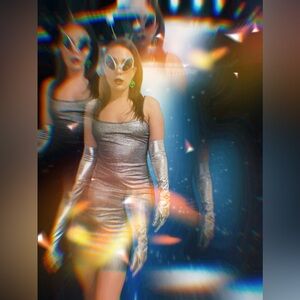 Holographic Alien Babe Costume – M